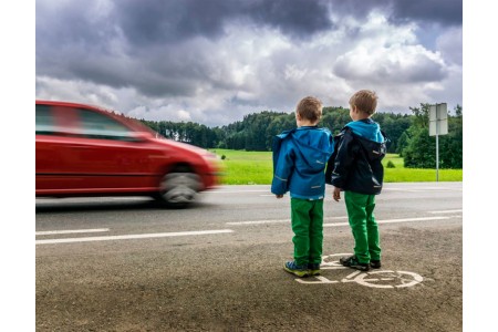 Осторожно, автомобиль! Что должен знать ребёнок-пешеход.